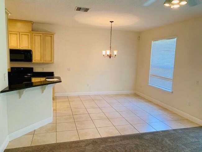 Building Photo - Townhome in La Fortuna, Kissimmee