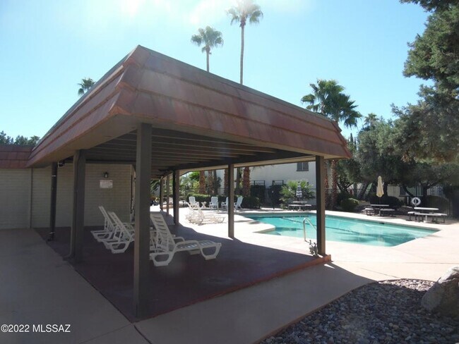 Foto del edificio - 8450 E Old Spanish Trail