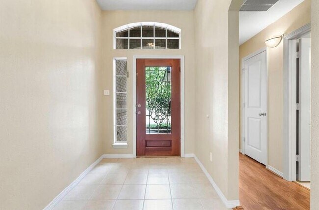 Foto del edificio - 10487 Torrey Pines Dr