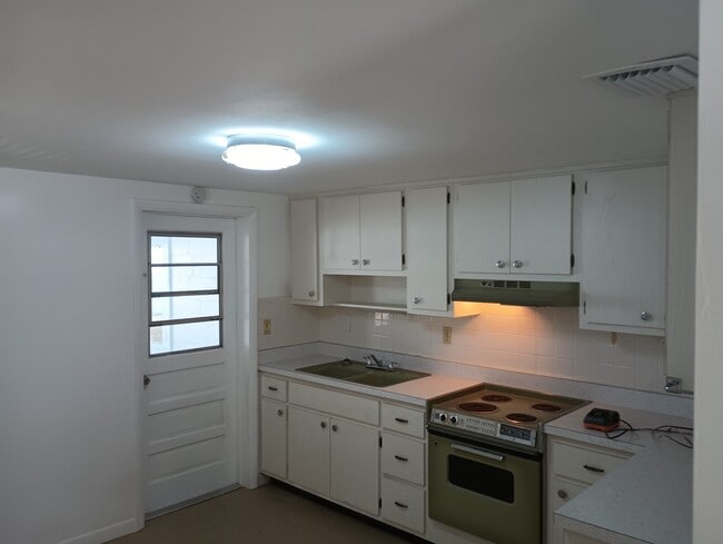 Building Photo - 507 Ulelah Ave