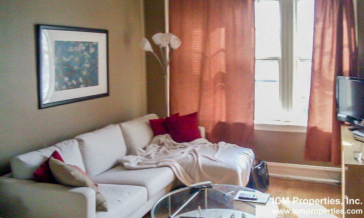 Foto principal - 3618 N Marshfield Ave