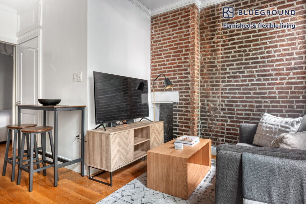 221 Mott St