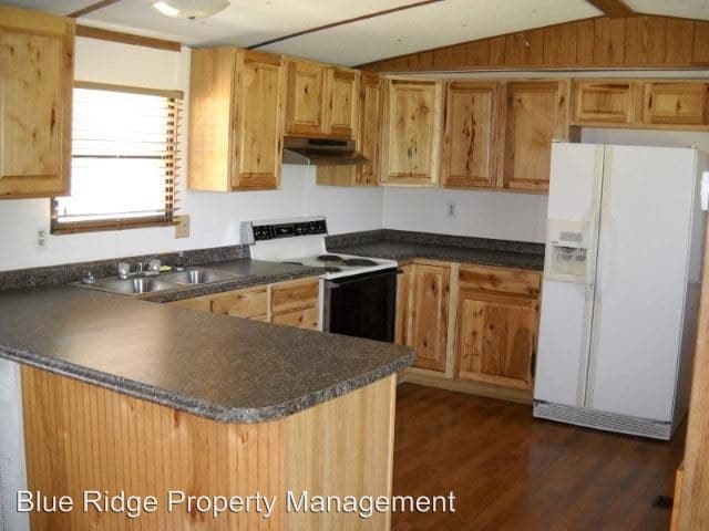 Building Photo - 259 Edwards Ln