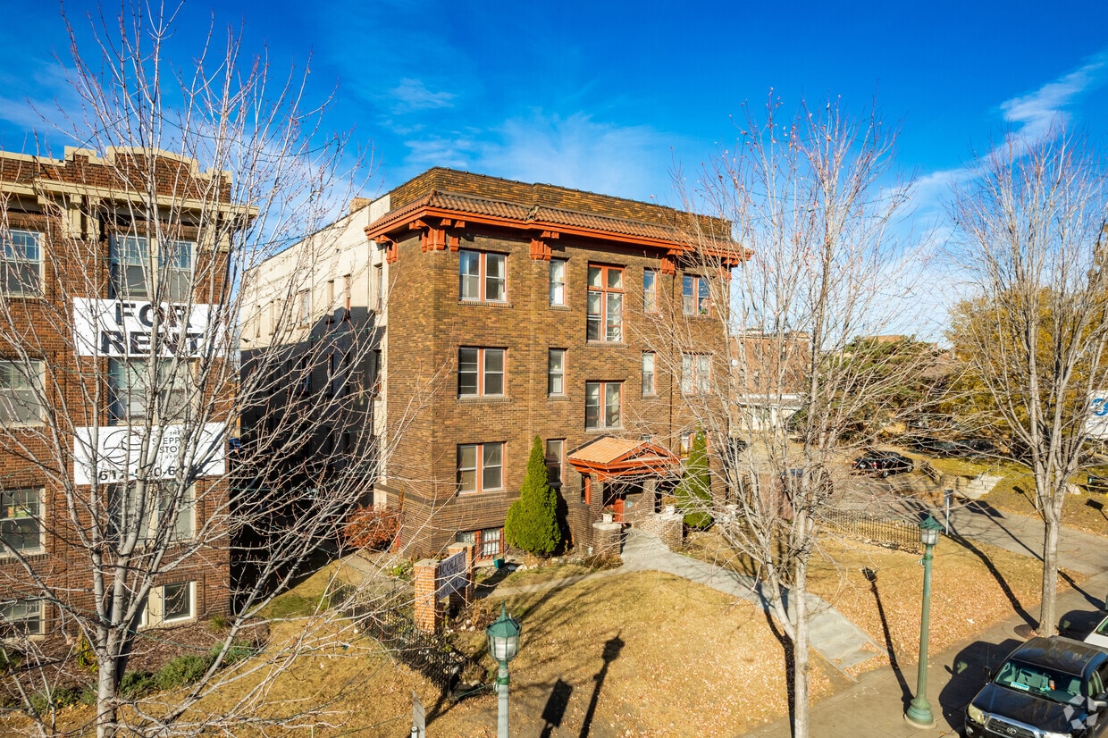 Primary Photo - 2218 Nicollet Ave