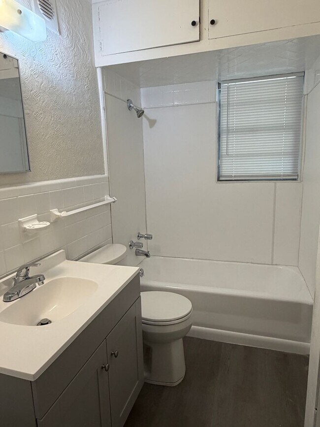 Foto del edificio - 3628 Sumner St