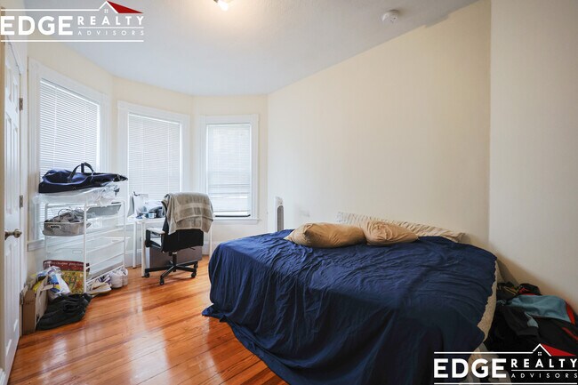 Building Photo - 155 Murdock St