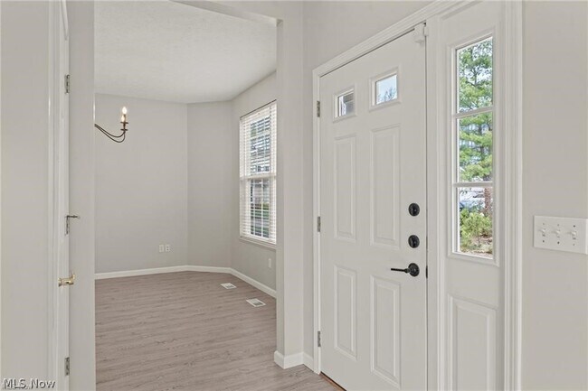 Building Photo - 2547 Wyndgate Ct