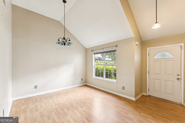 Foto del edificio - 2945 Highland Hill Pkwy