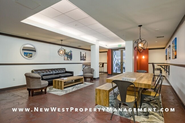 Foto del edificio - Charming Little Italy 1-Bedroom at Portico! Small Pet OK! Available Now!