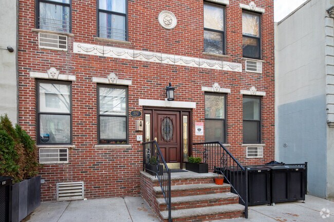 Entrance - 270 1st St