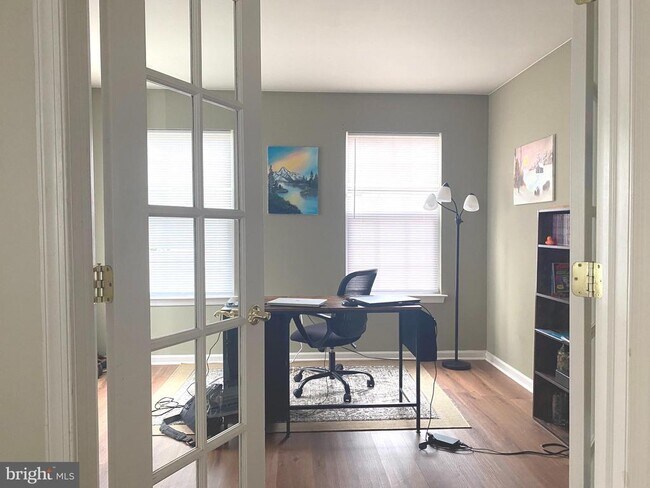 Foto del edificio - 234 Larkspur Ln