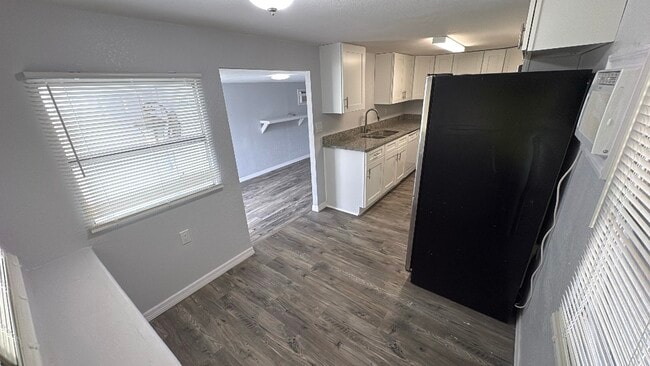 Building Photo - 2021 Pleasure Dr