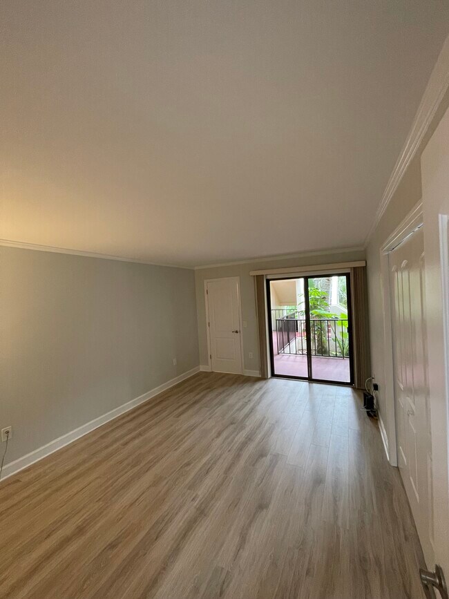 Building Photo - 6450 Wild Oak Bay Blvd