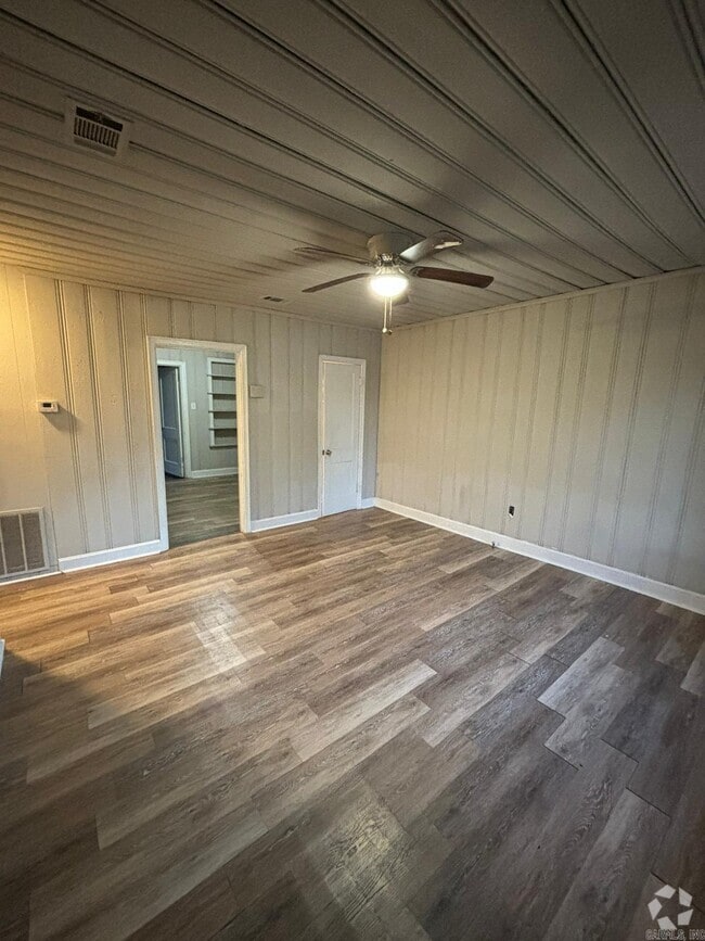 Building Photo - 124 College Park Cir
