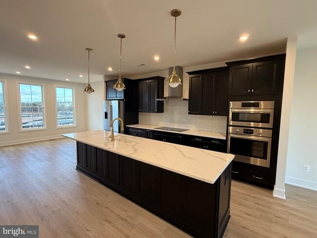 Building Photo - 13918 Aviation Pl