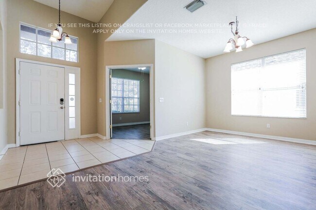 Foto del edificio - 5111 Clover Mist Dr