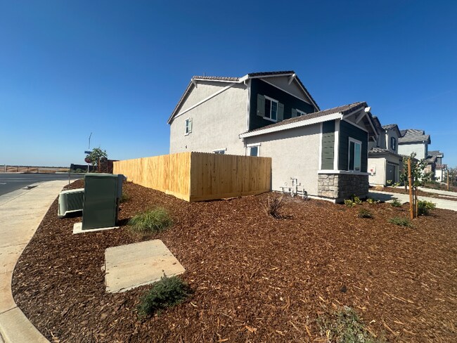 Building Photo - 12320 Verdin Cir