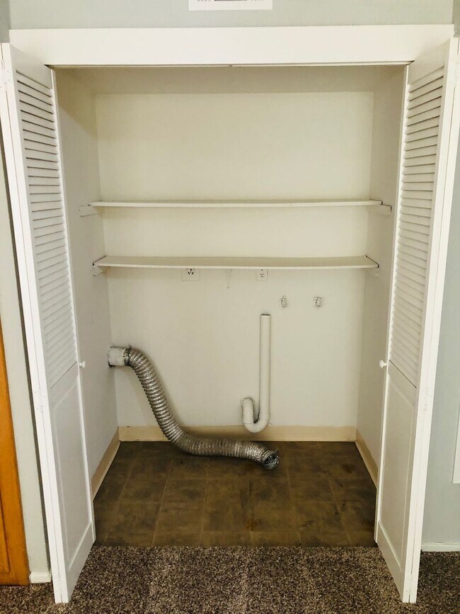 Foto del edificio - Great looking condo in a nice and clean co...