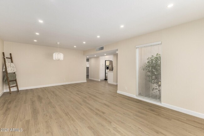 Building Photo - 3655 N 5th Ave