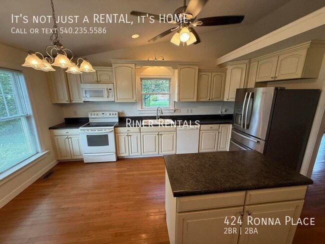 Building Photo - 424 Ronna Pl
