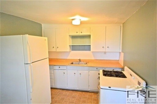 Foto del edificio - 820 E 3rd Ave