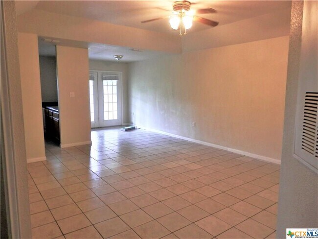 Building Photo - 309 S Water Ln