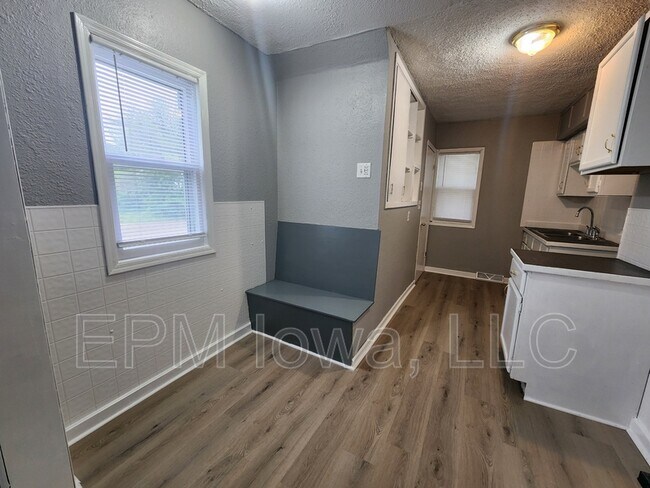 Building Photo - 151 French St