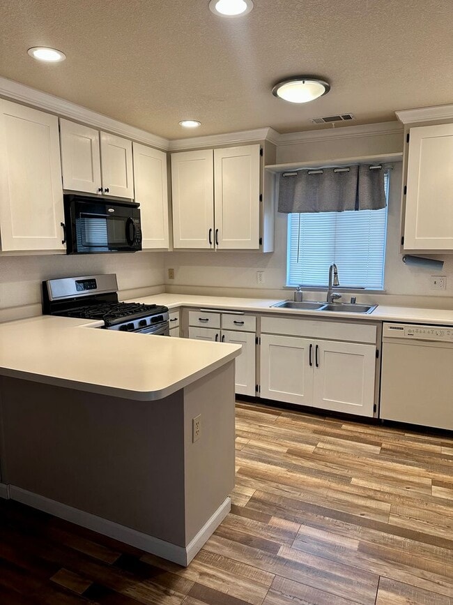 Foto del edificio - Beautifully maintained home located in a desirable Anderson neighborhood