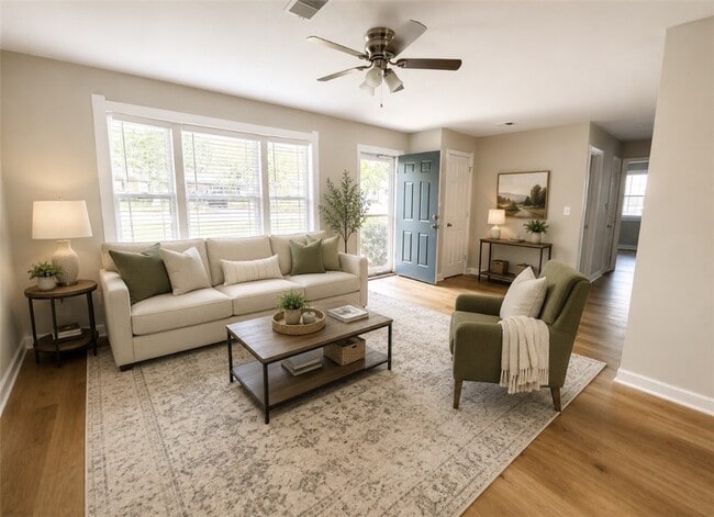 Building Photo - 2207 Sycamore Pl