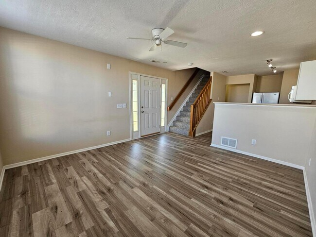 Foto del edificio - 7095 Gallant Fox Dr