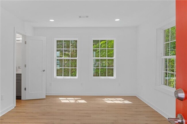 Foto del edificio - 237 Howard St NE