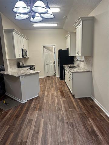 Foto del edificio - 2212 Heatherton Pl