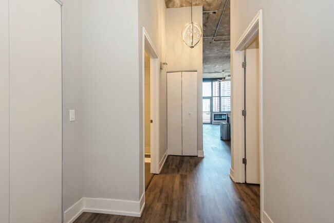 Foto del edificio - 320 E 21st St