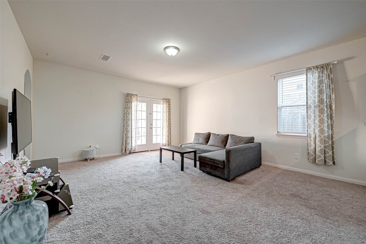 Building Photo - 1306 Diamond Drape Dr