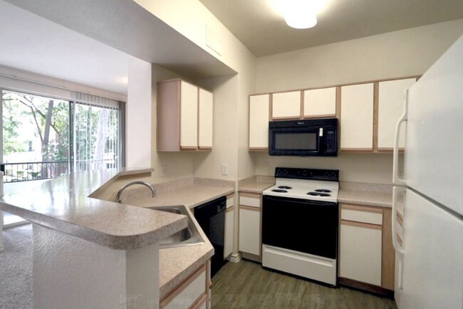 Foto del edificio - 8300 Farm to Market 1960 Rd E