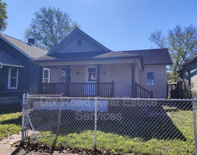 Building Photo - 1520 Lawn Ave