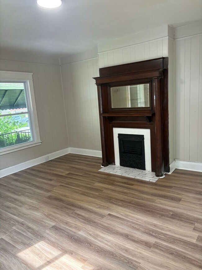 Foto del edificio - Linwood Ave. 7417-7419