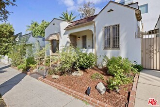 Building Photo - 8415 Rosewood Ave
