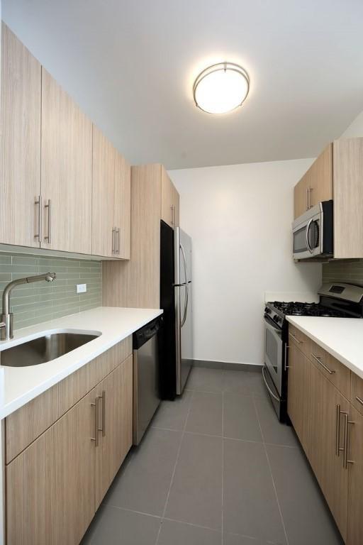 Building Photo - 3 bedroom in New York NY 10038