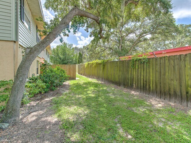 Foto del edificio - 2 br, 2 bath Condo - 526 Golden Raintree P...