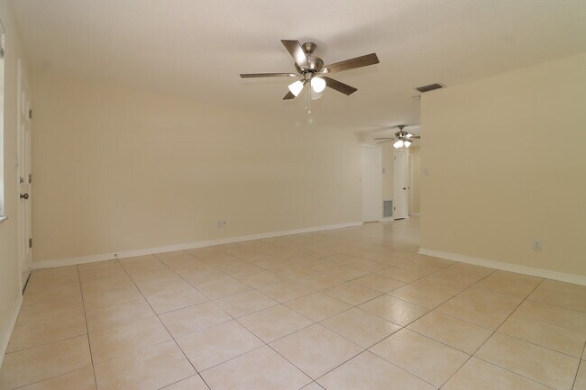 Foto del edificio - 1232 Amble Ln