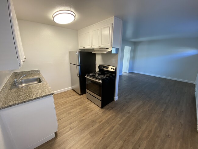 Building Photo - Mosaic Apartments