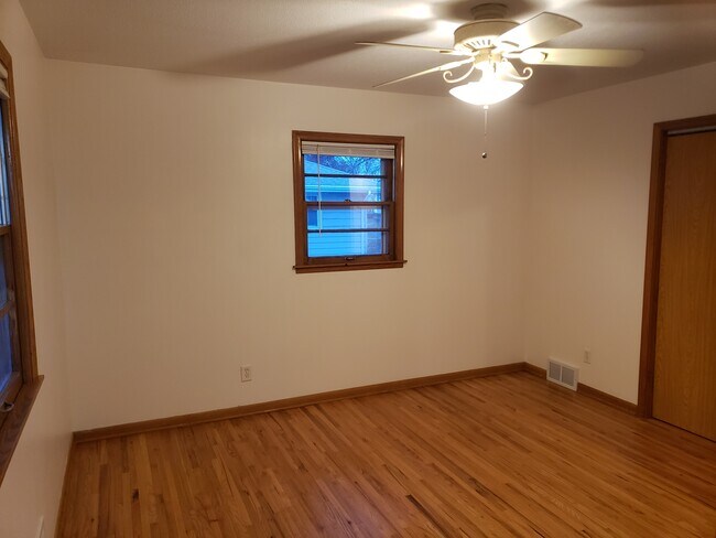 Building Photo - 5909 Ensign Ave N