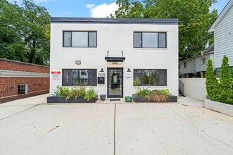 Building Photo - 705 W North St