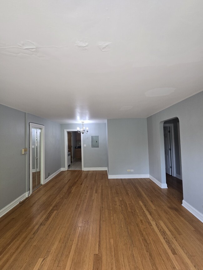 Building Photo - 7324 N Ridge Ave