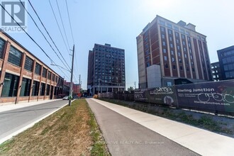 Building Photo - 181-1181 Sterling Rd