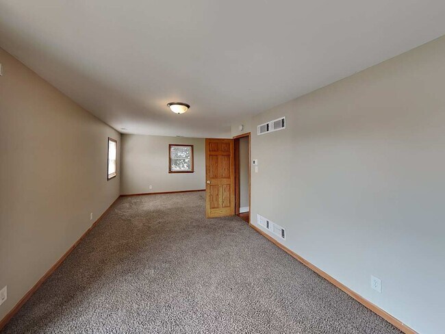 Building Photo - 11145 Boeger Ct