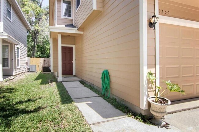 Building Photo - 20330 Roble Green Trl