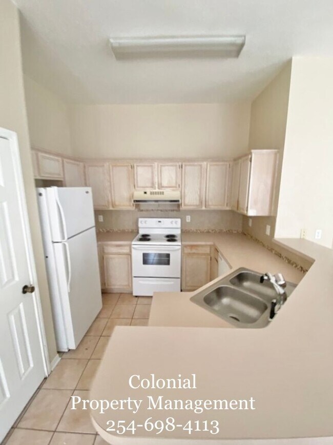 Foto del edificio - AVAILABLE NOW!