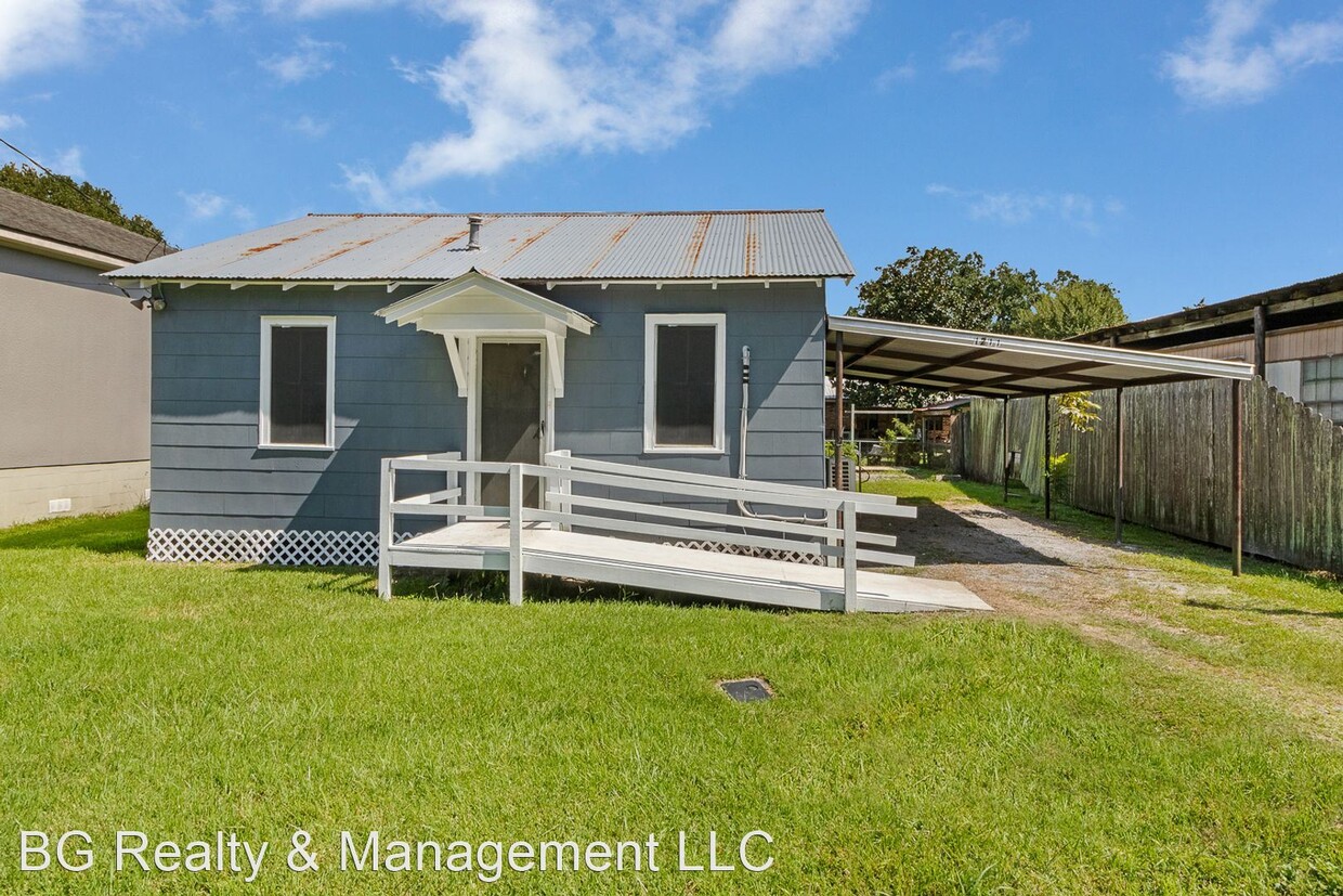 Primary Photo - 2 br, 1 bath House - 1211 Victoria St